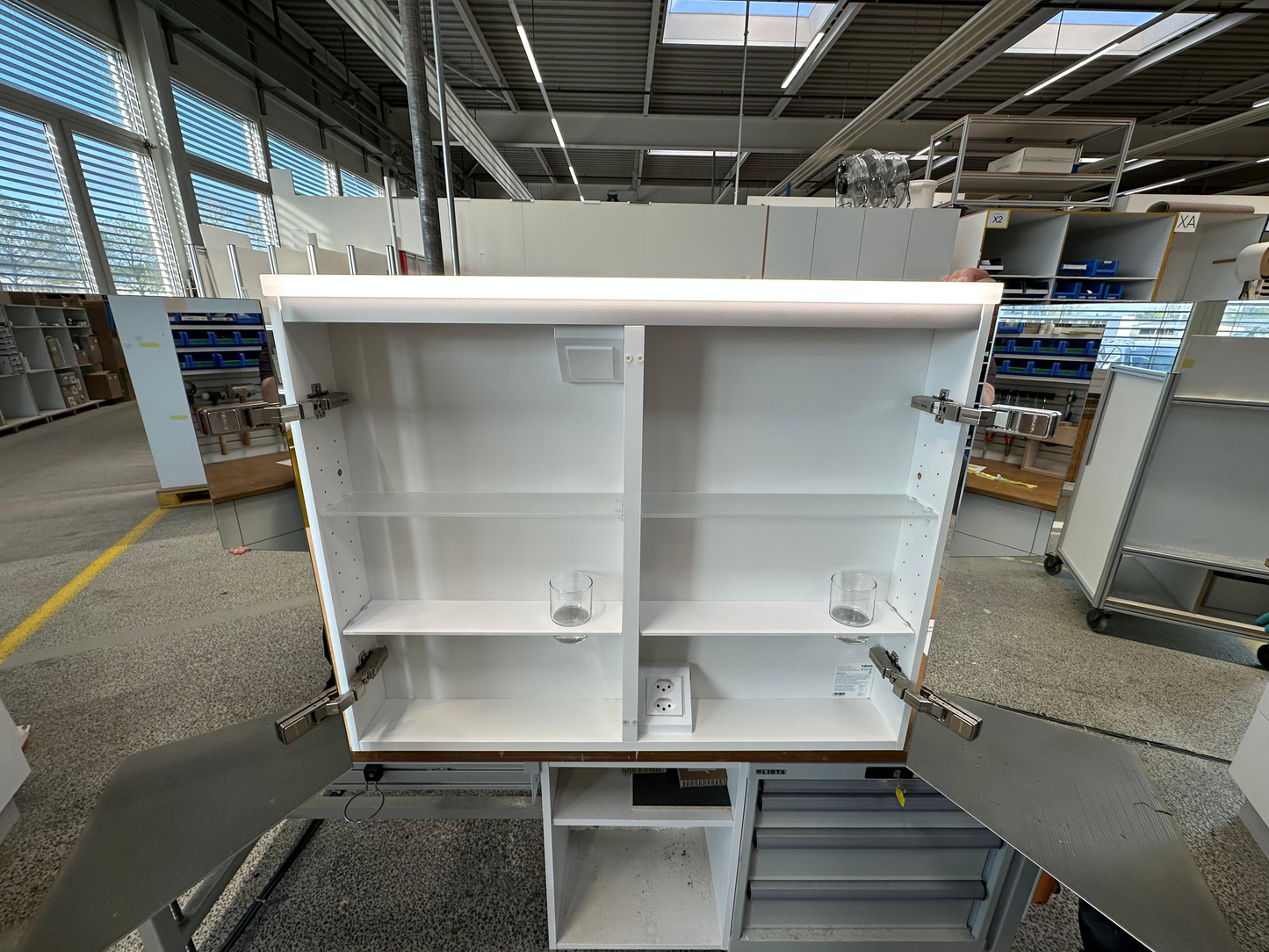 Spiegelschrank lean
