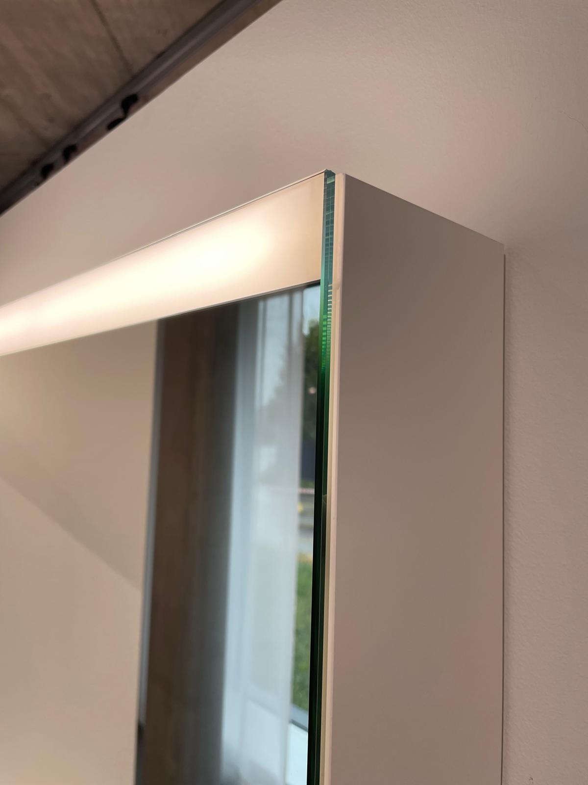 Spiegelschrank compact